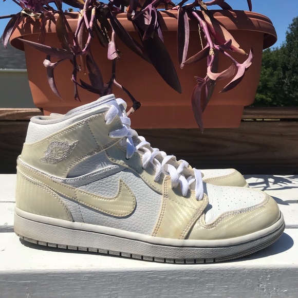 jordan 1 phat mid
